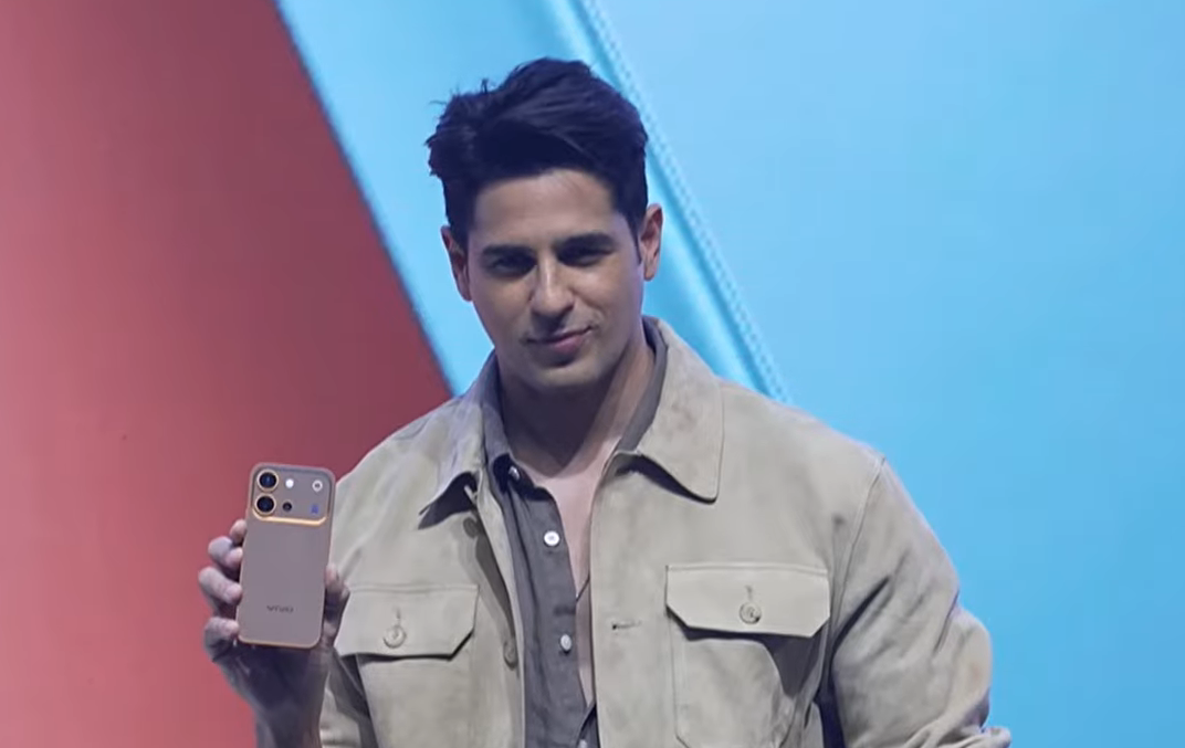 Alt Text: vivo V80 launch in India with Sidharth Malhotra at vivo Next 2026